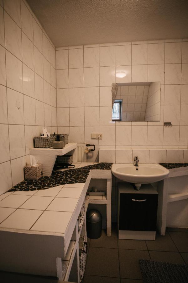 Eigenes Maisonettehaus In Idyllischer Lage Mit Balkon, Nahe Messe, 24H Self-Check In, Gratis Parken Σβάμπαχ Εξωτερικό φωτογραφία