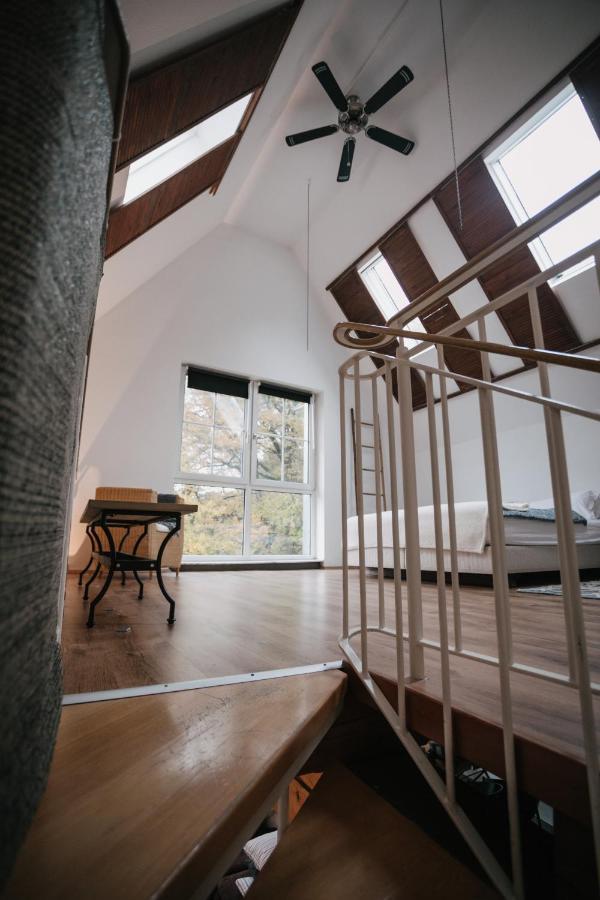 Eigenes Maisonettehaus In Idyllischer Lage Mit Balkon, Nahe Messe, 24H Self-Check In, Gratis Parken Σβάμπαχ Εξωτερικό φωτογραφία