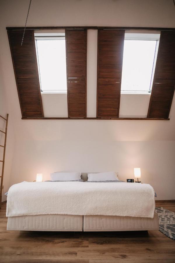 Eigenes Maisonettehaus In Idyllischer Lage Mit Balkon, Nahe Messe, 24H Self-Check In, Gratis Parken Σβάμπαχ Εξωτερικό φωτογραφία