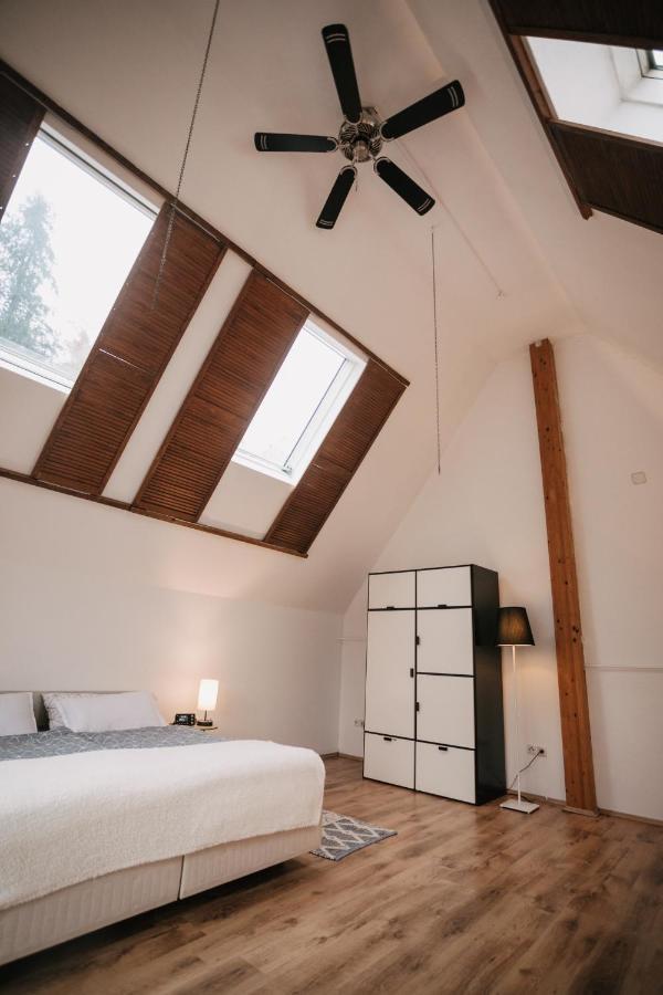Eigenes Maisonettehaus In Idyllischer Lage Mit Balkon, Nahe Messe, 24H Self-Check In, Gratis Parken Σβάμπαχ Εξωτερικό φωτογραφία