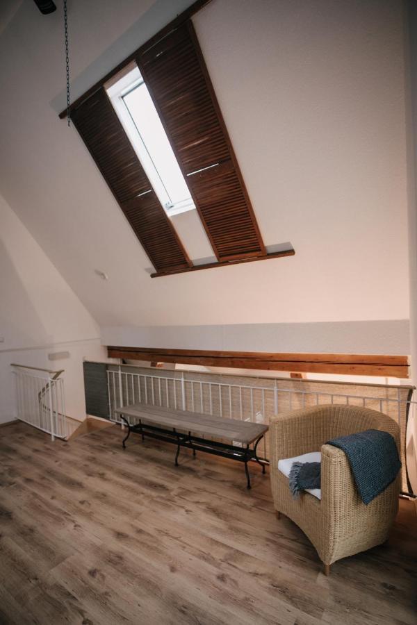 Eigenes Maisonettehaus In Idyllischer Lage Mit Balkon, Nahe Messe, 24H Self-Check In, Gratis Parken Σβάμπαχ Εξωτερικό φωτογραφία