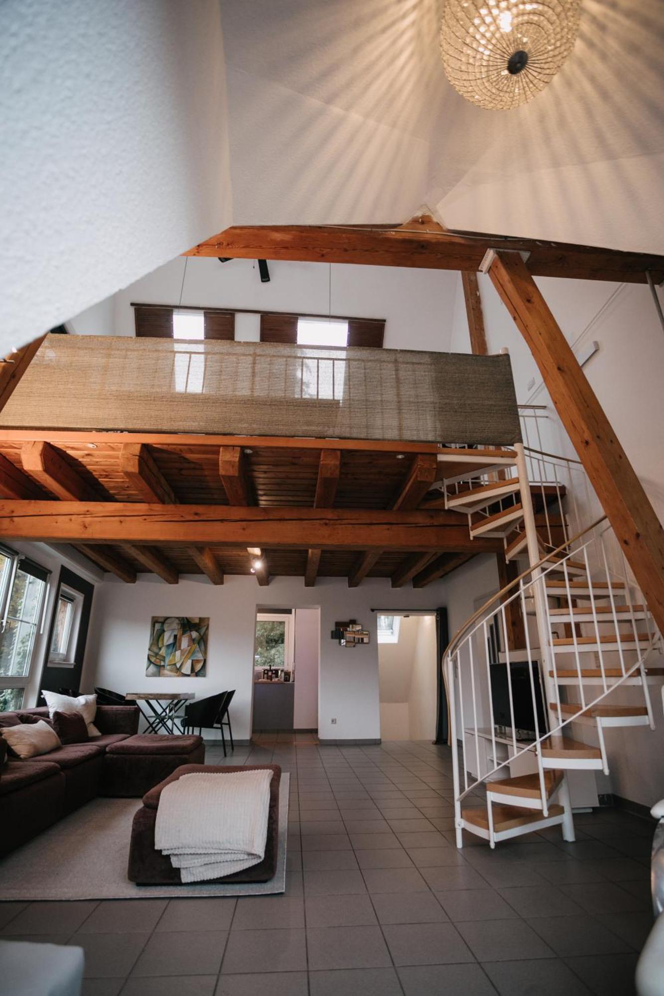 Eigenes Maisonettehaus In Idyllischer Lage Mit Balkon, Nahe Messe, 24H Self-Check In, Gratis Parken Σβάμπαχ Εξωτερικό φωτογραφία