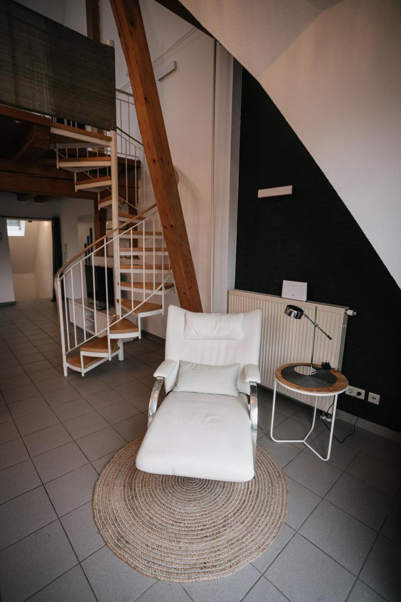 Eigenes Maisonettehaus In Idyllischer Lage Mit Balkon, Nahe Messe, 24H Self-Check In, Gratis Parken Σβάμπαχ Εξωτερικό φωτογραφία