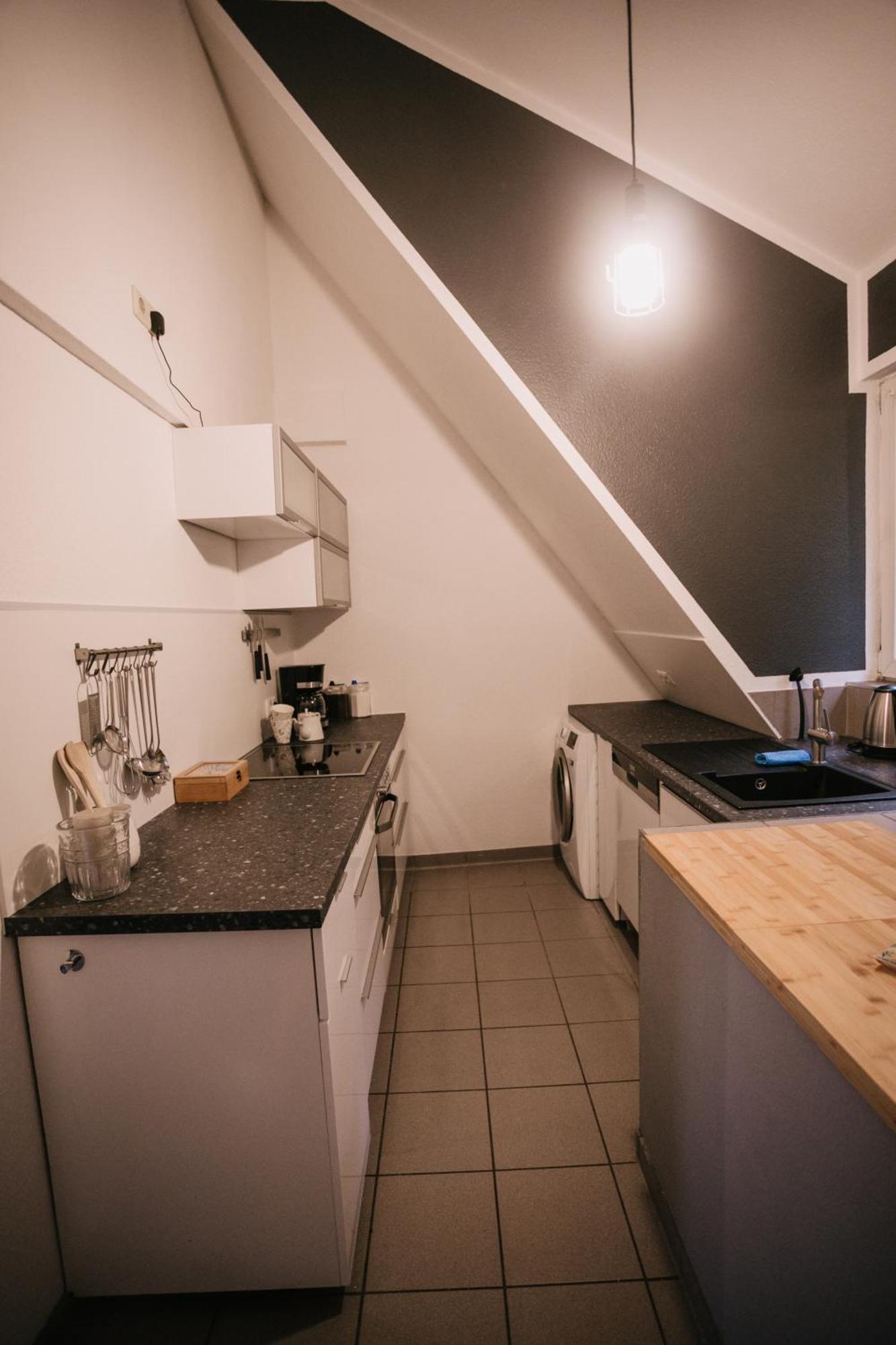 Eigenes Maisonettehaus In Idyllischer Lage Mit Balkon, Nahe Messe, 24H Self-Check In, Gratis Parken Σβάμπαχ Εξωτερικό φωτογραφία