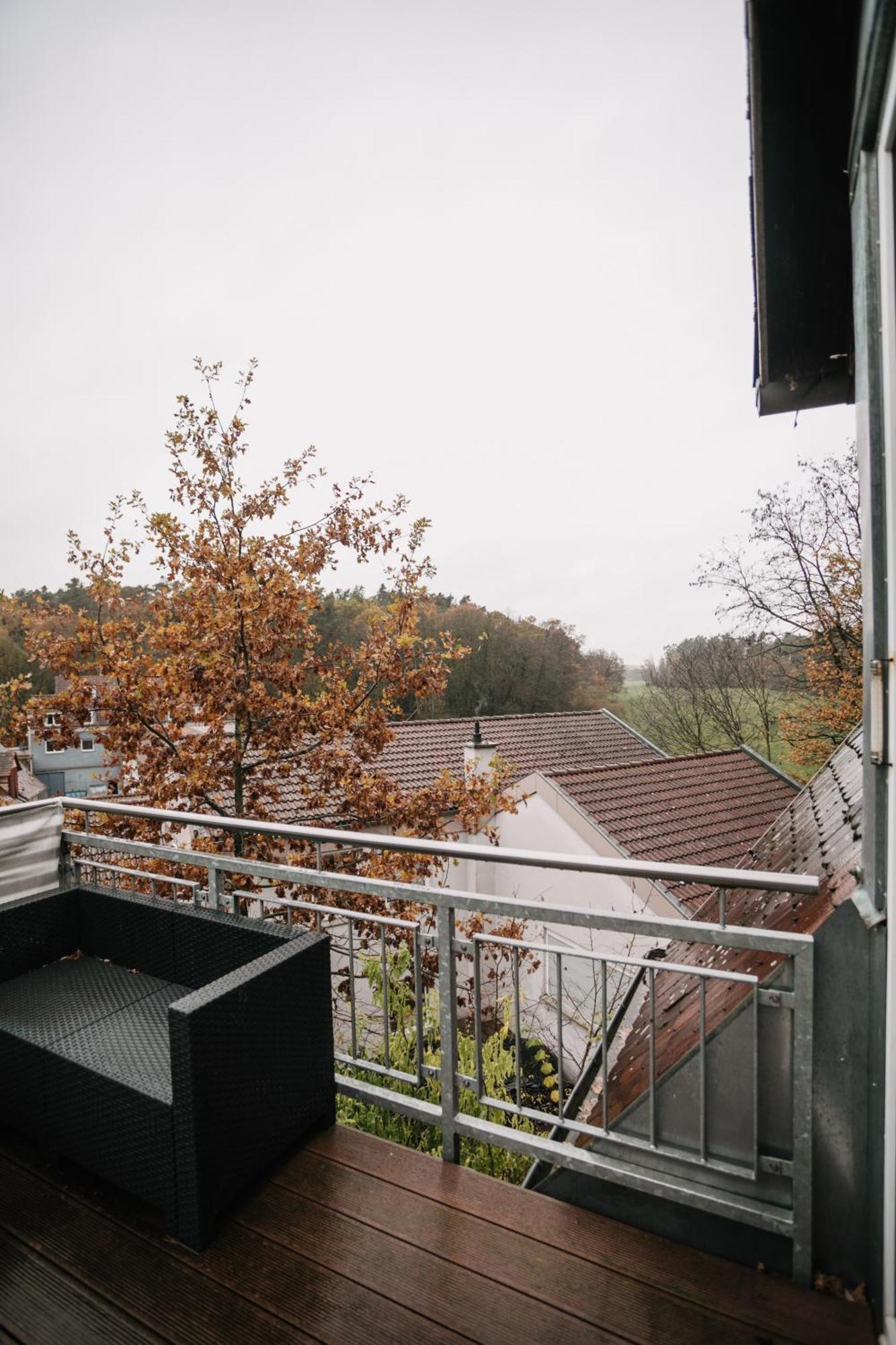 Eigenes Maisonettehaus In Idyllischer Lage Mit Balkon, Nahe Messe, 24H Self-Check In, Gratis Parken Σβάμπαχ Εξωτερικό φωτογραφία